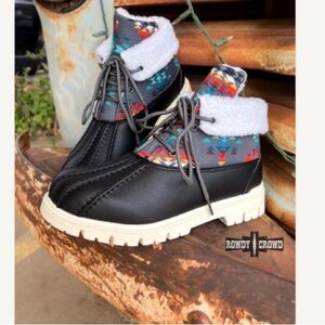 ROWDY AND CROWD women Down Canyon Duck Boots size 9